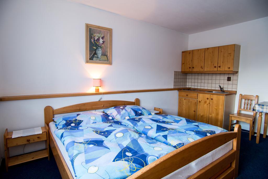 Pension Pek Кубова-Гуть Экстерьер фото