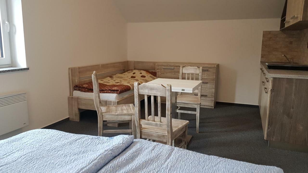 Pension Pek Кубова-Гуть Экстерьер фото